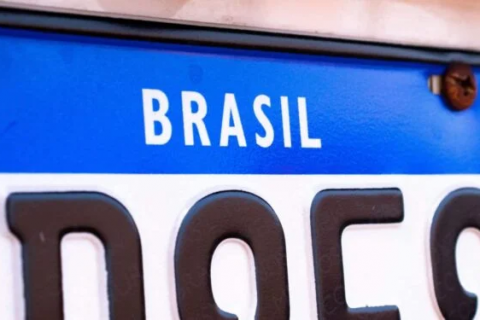 Placas Mercosul serão obrigatórias a partir de 2026 em todos os veículos do país